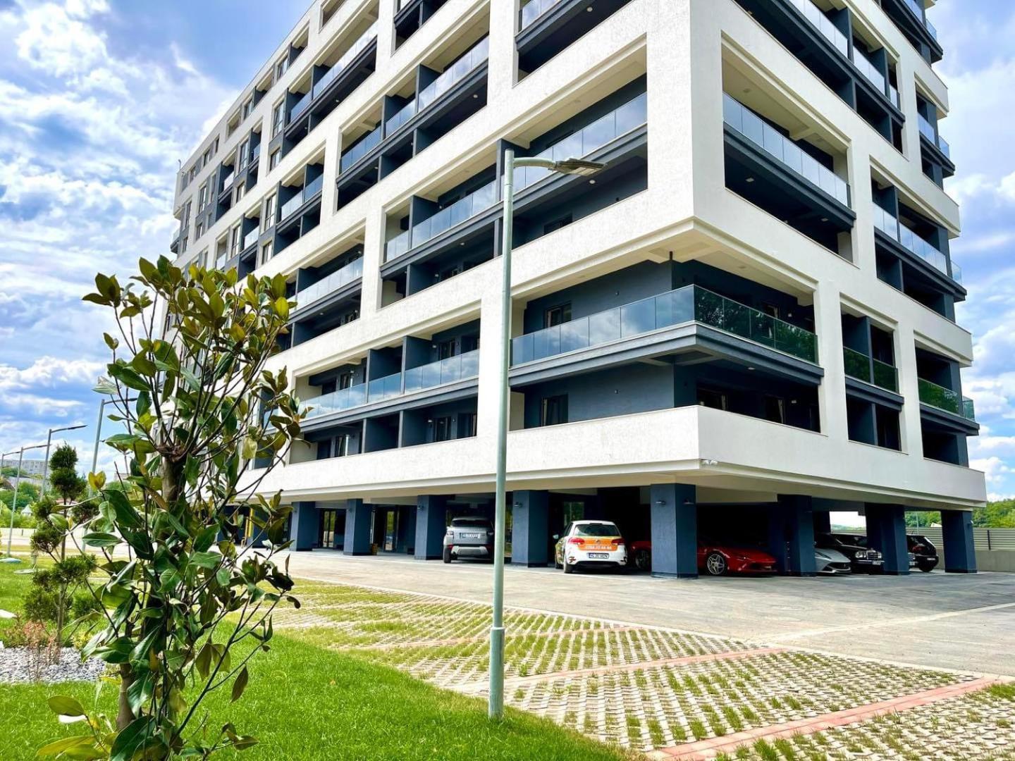 Sky View - Free Parking Apartment *