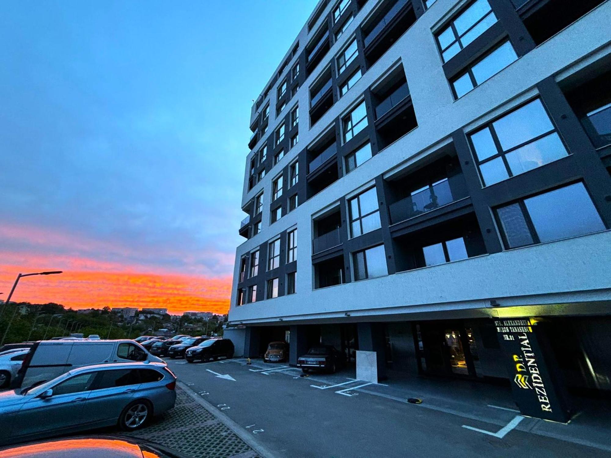 Sky View - Free Parking Apartment