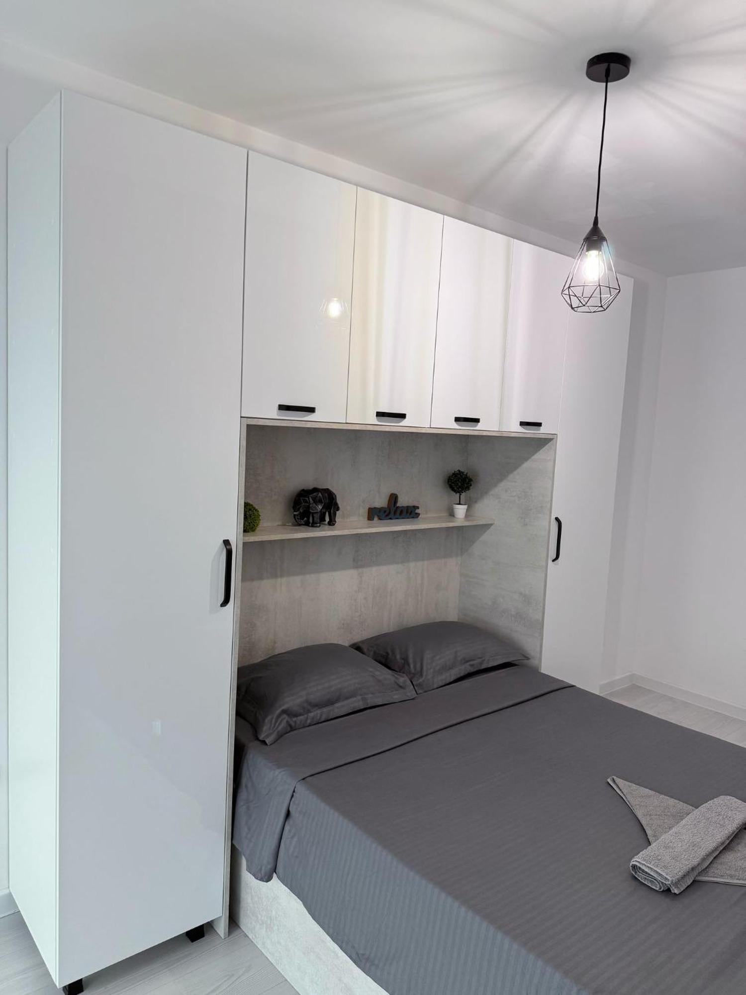 Sky View - Free Parking Apartment *